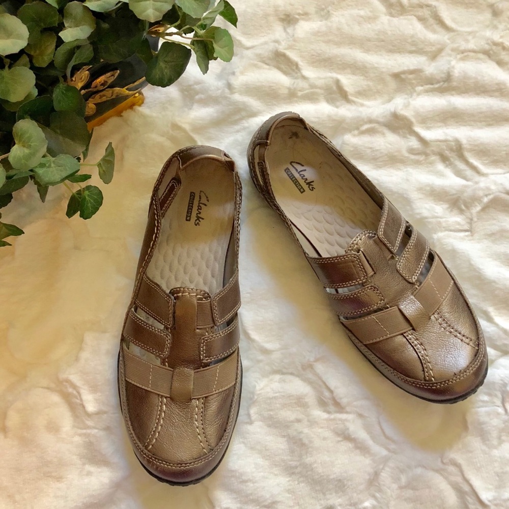 Metallic Clark Cloud Steppers